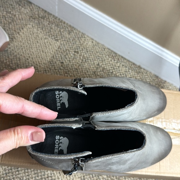 NWT • SOREL • Joan Uptown Zip Bootie • 
🖤🩶 Gray/Black 🩶🖤 • Size 8.5 • - Picture 17 of 17